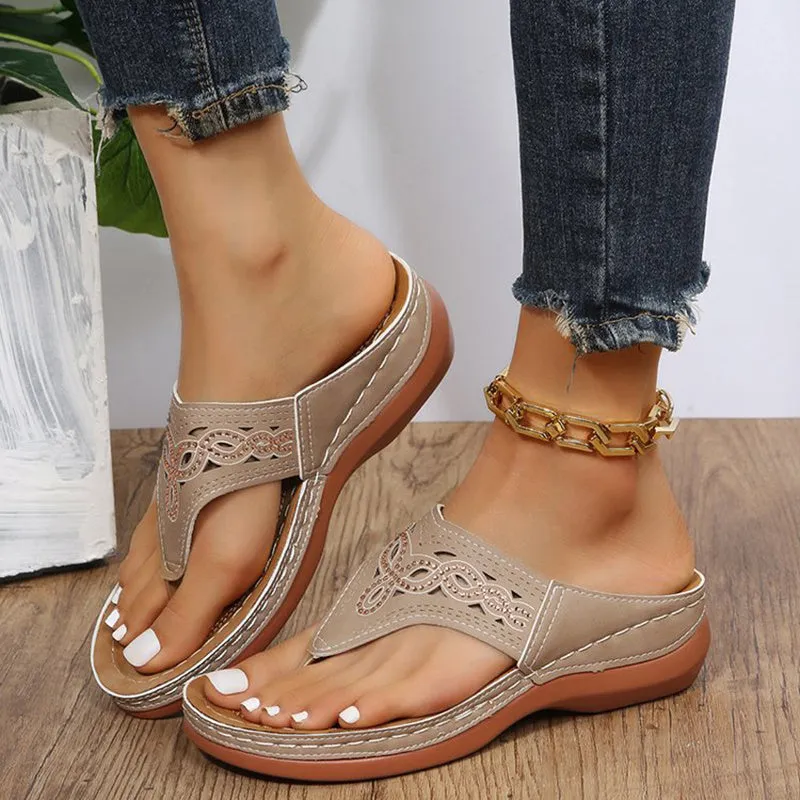 Carly – Clip Toe Wedge Sandals