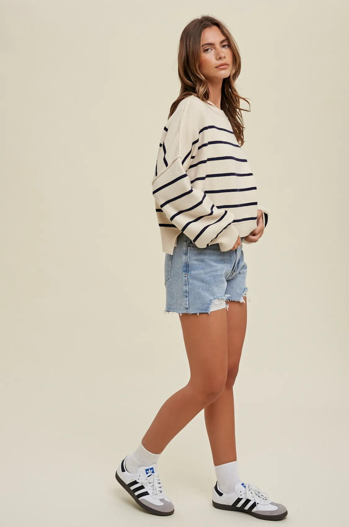 relaxed crop stripe sweater - cream/navy
